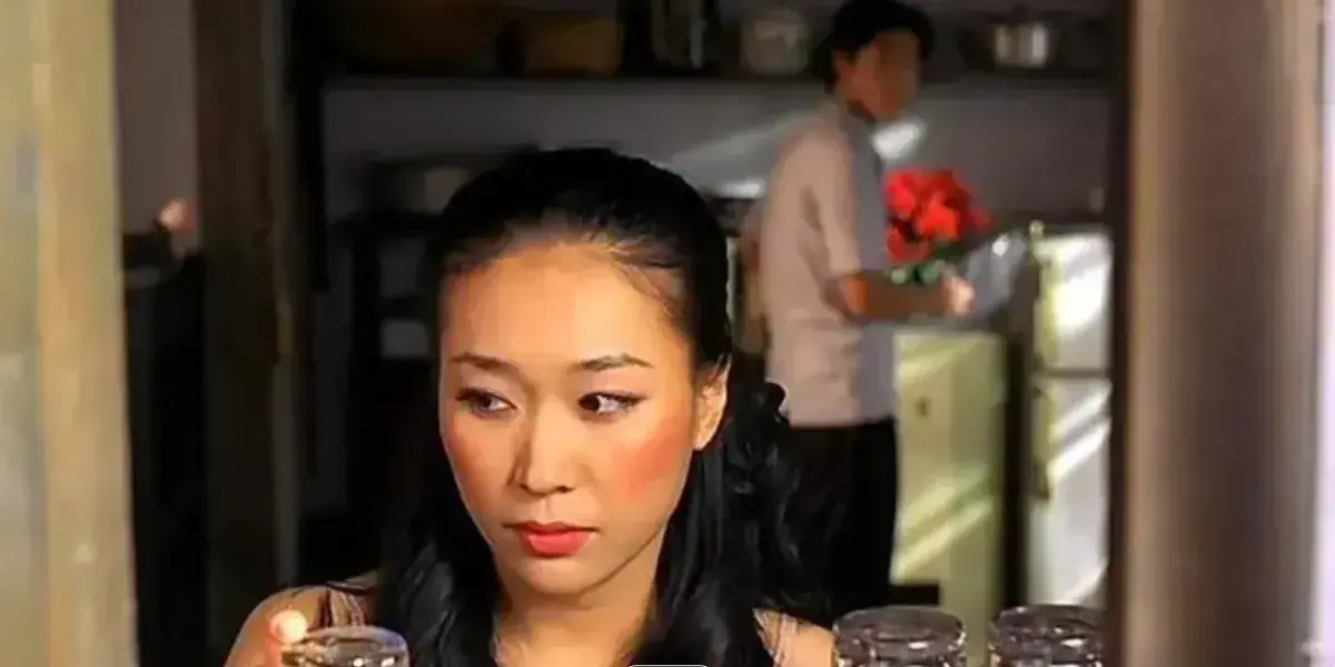 《爱的色放》-2001年韩国经典电影，朴在浩执导，以光州事件为背景，演绎偷窥与禁忌之恋，未删减高清中字网盘资源