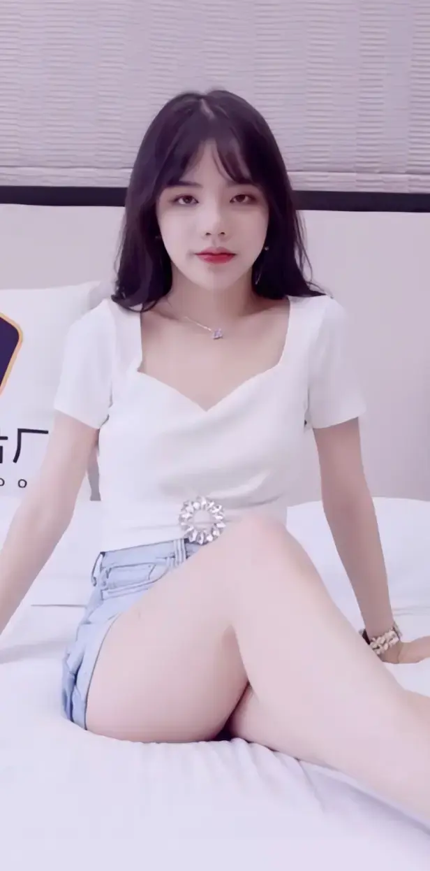 《潘甜甜三部曲》蓝光无广告在线观看_《潘甜甜封神全集》超清资源免费获取：记录少女心路蜕变的暗黑影像诗-潘甜甜三部曲凭啥被全网疯抢？