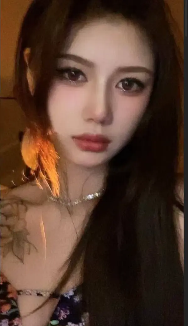 免费在线看《丽枫酒店前台钟佩琪》高清全集，“女大学生下海”事件全记录，高清未删减视频百度云夸克下载-樱花影视